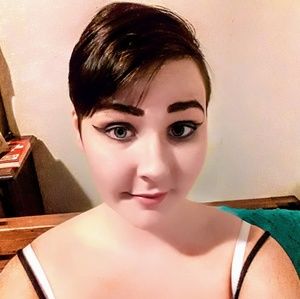 Meet your Posher, Michaela